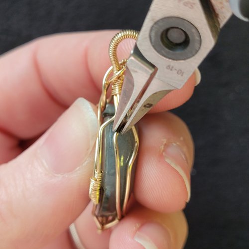 Jennifer Brooks's How to Snug Up Your Stones in Classic Wire Wrap - , Classic Wire Jewelry, , adding small elements of wrapped wire